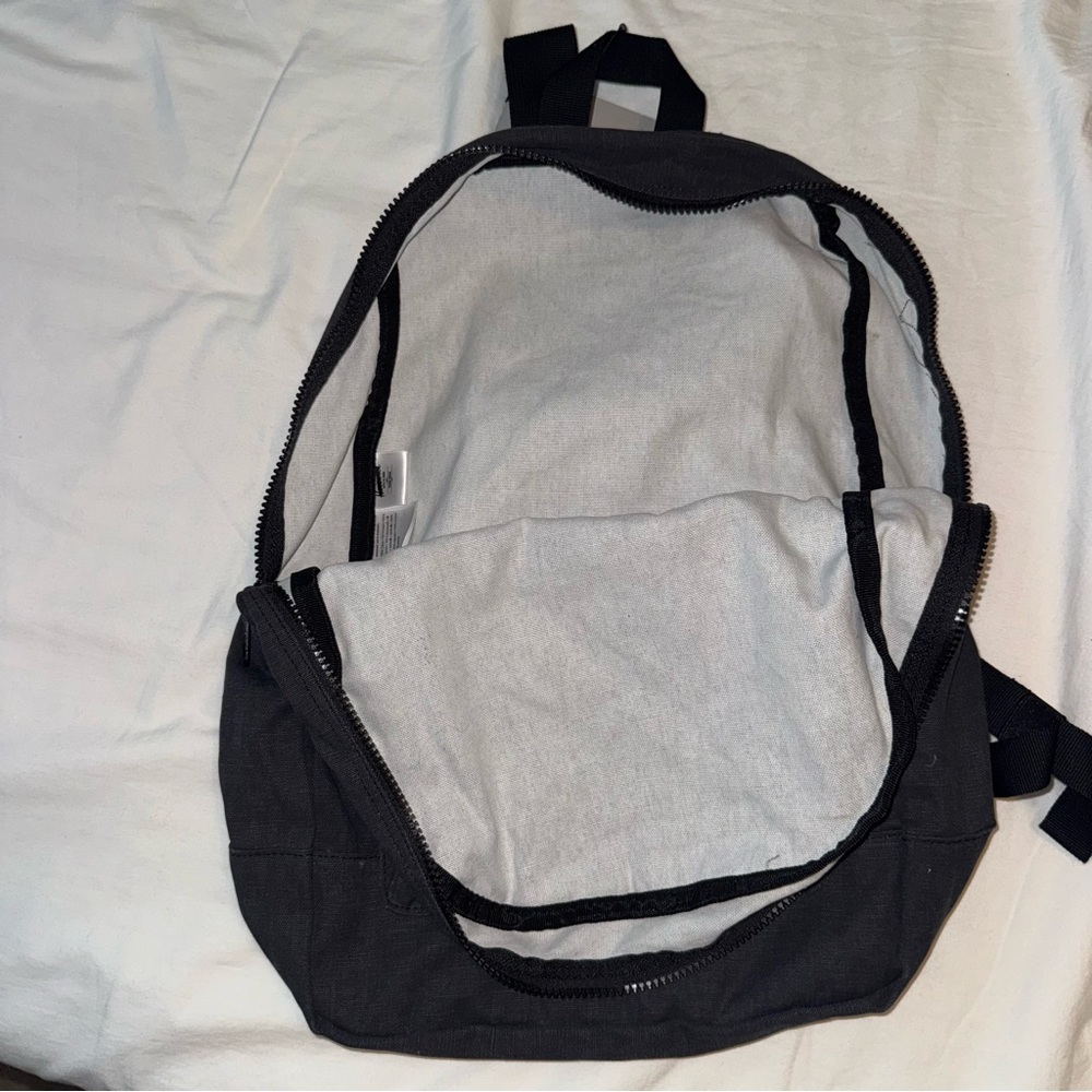 NWT Herschel Supply Company Grey Backpack Minimalist Design 100% Cotton School - Picture 3 of 3